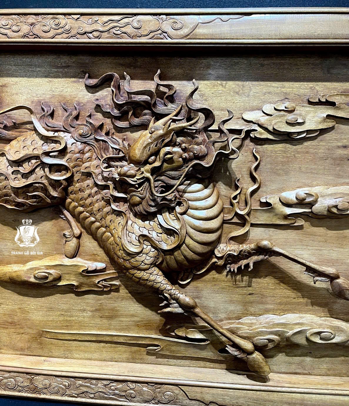 Tranh Long Mã Khải Vận trên phôi gỗ Gụ liền nguyên tấm