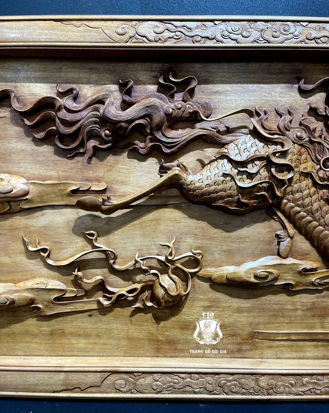 Tranh Long Mã Khải Vận trên phôi gỗ Gụ liền nguyên tấm