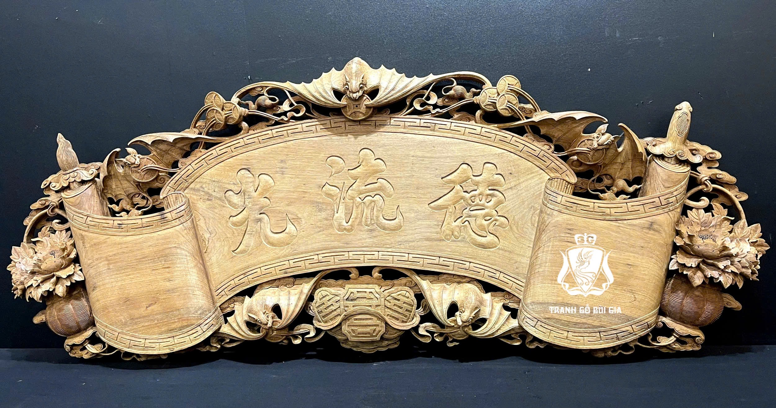 Cuốn Thư " NGŨ PHÚC KIM KHÁNH ''