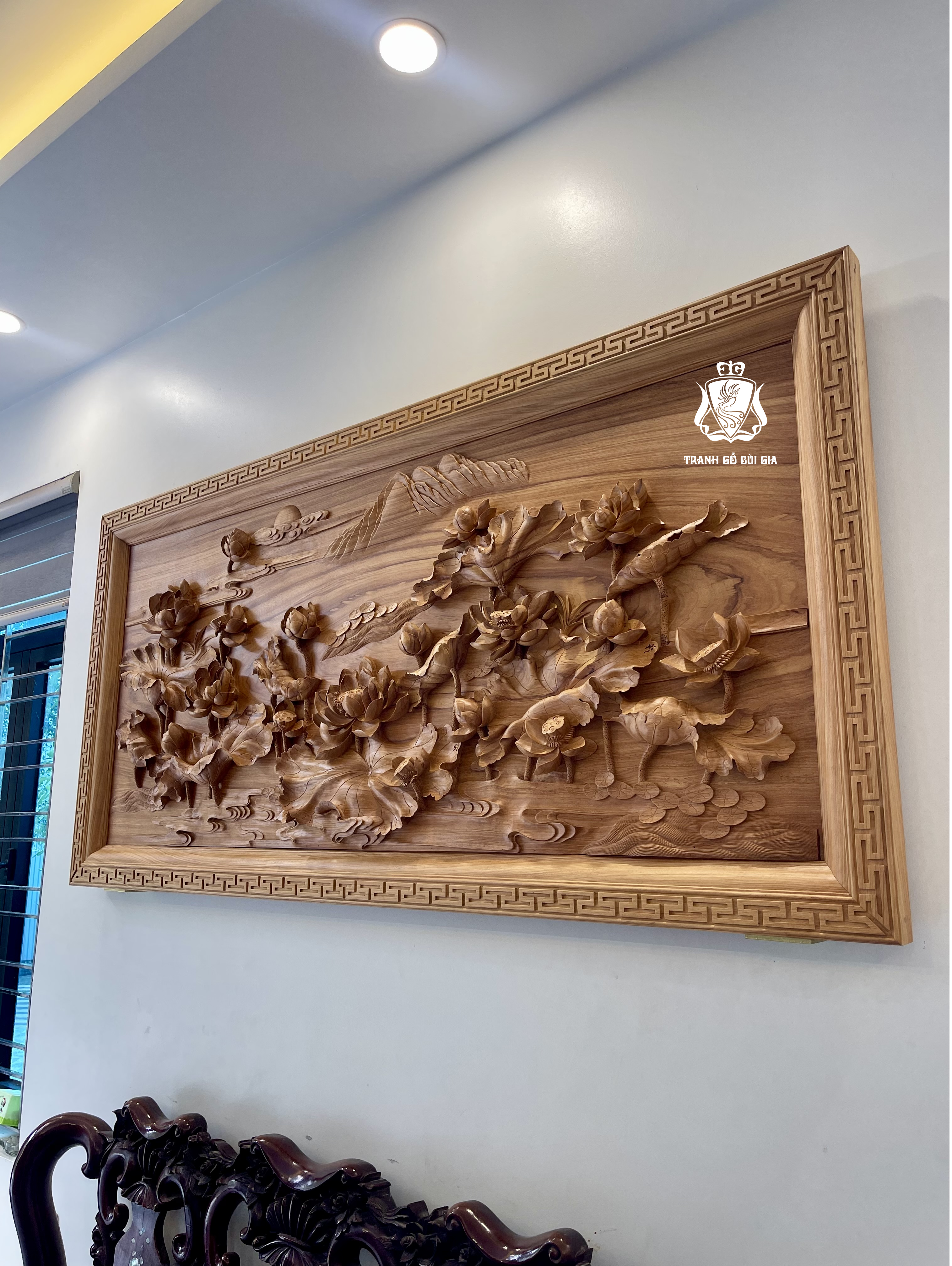 Tranh Hoa Sen trên phôi gỗ gõ đỏ
